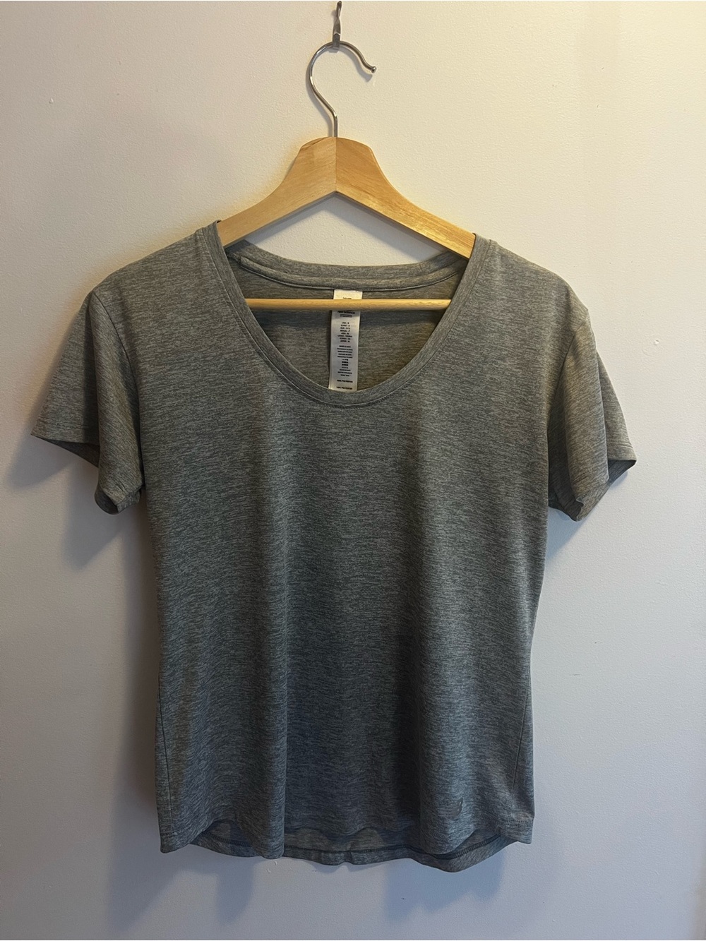 New Balance Women's Short Sleeve Scoop Tee - Heather Gray